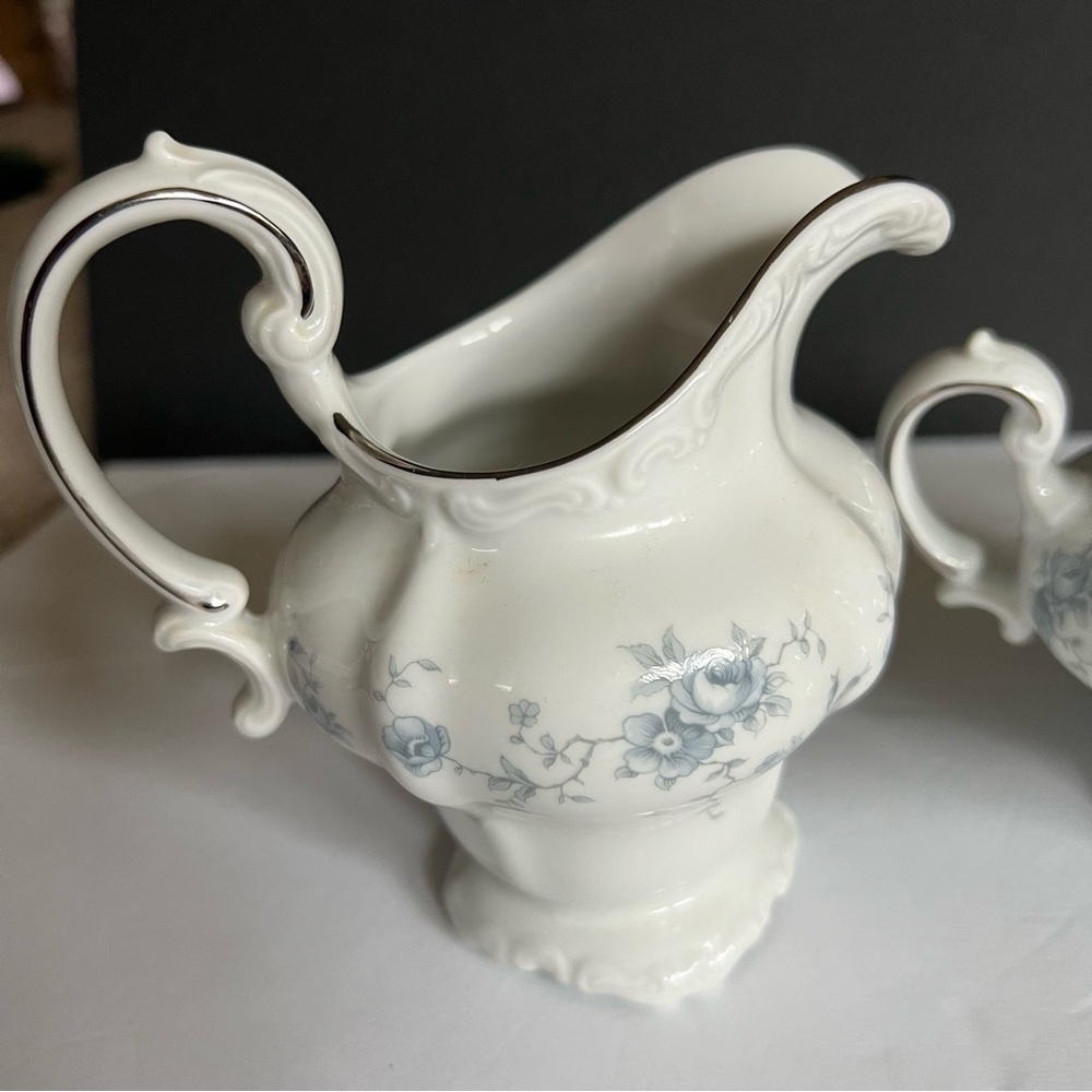 Johann Havilland Blue Garland Creamer and Sugar Bowl Set Bavaria Germany - Picture 4 of 14